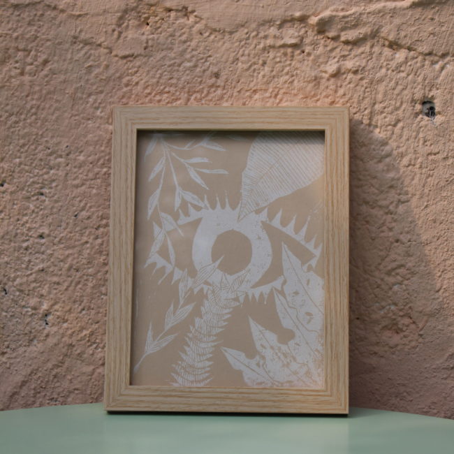 Cette Affiche Faune et Flore est une œuvre d'art charmante et pleine de douceur. Parfaite pour apporter une touche de poésie dans votre intérieur.