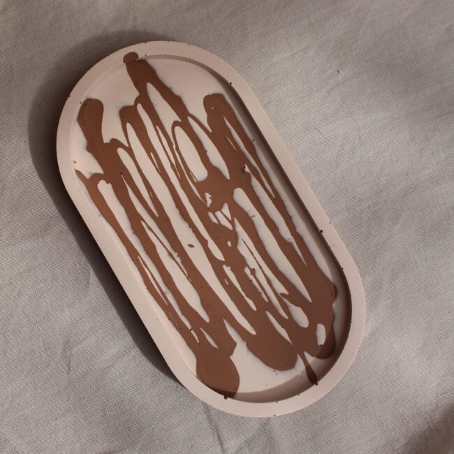 Coupelle ovale, vide poche. Couleur chocolat au lait et chocolat noir en effet glaçage